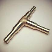 Штуцер тройник, для соединения шлангов диаметра 6 - 9 мм